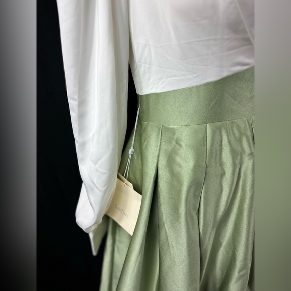 Elegant Green Maxi Pleated A-Line Dress - Picture 6 of 8